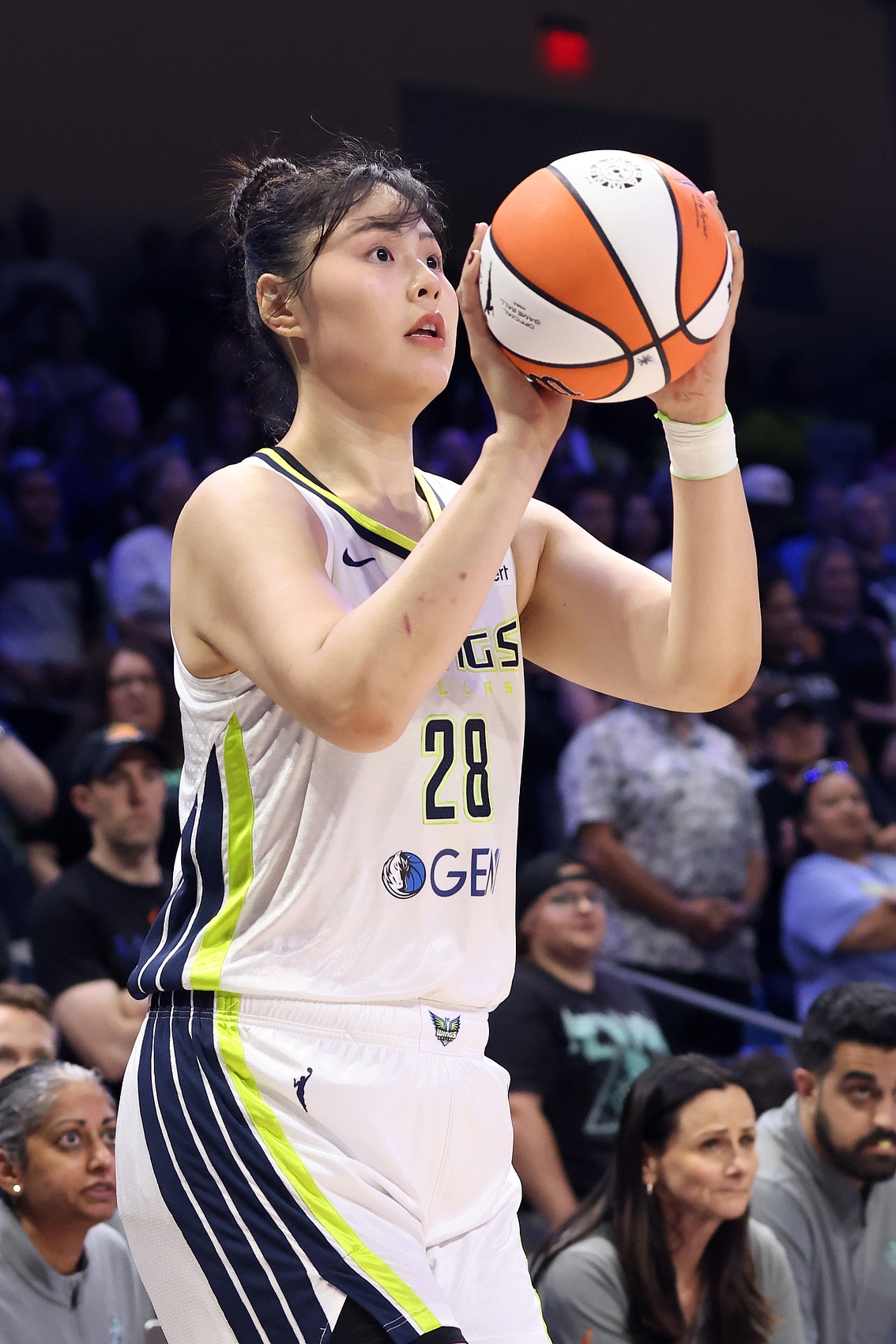 里程碑之夜!李Yueru成为中国女子篮球队历史上的第三名球员 在WNBA拥有20多个单打以上